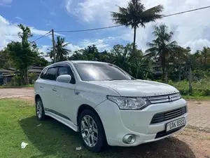 Mitsubishi Outlander 2013