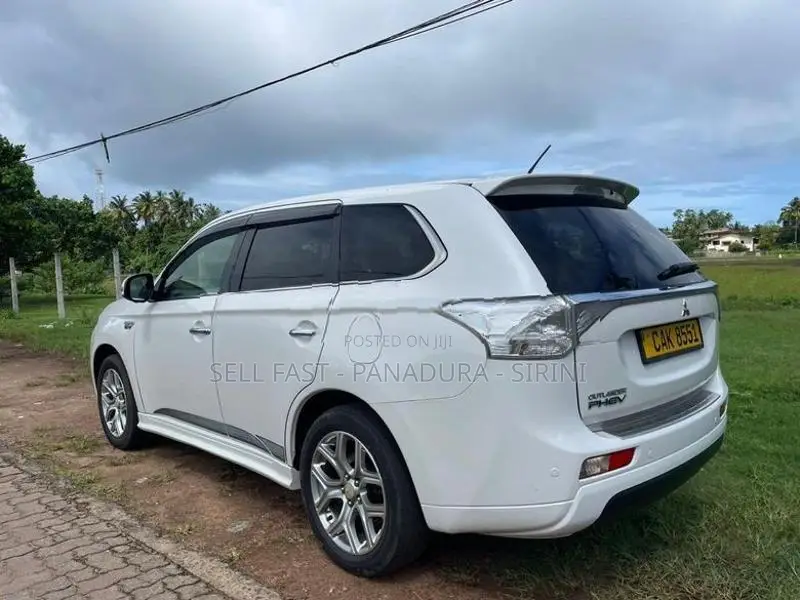 Mitsubishi Outlander 2013
