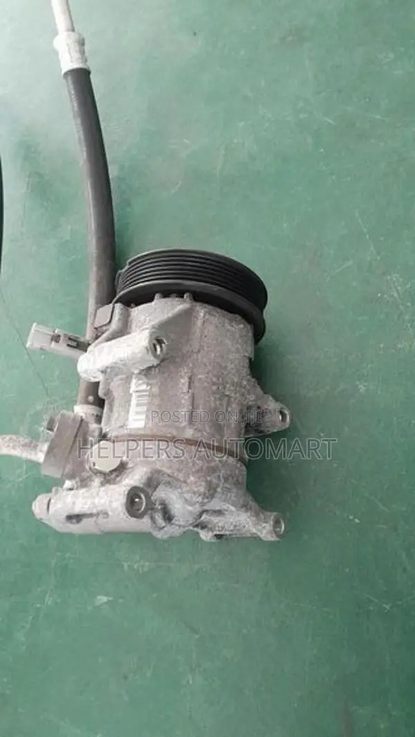 Toyota Vitz KSP130 AC compressor