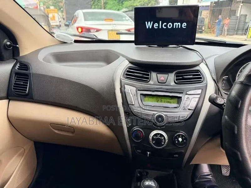 Hyundai Eon White 2016