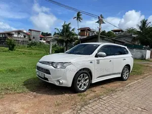 Mitsubishi Outlander 2013