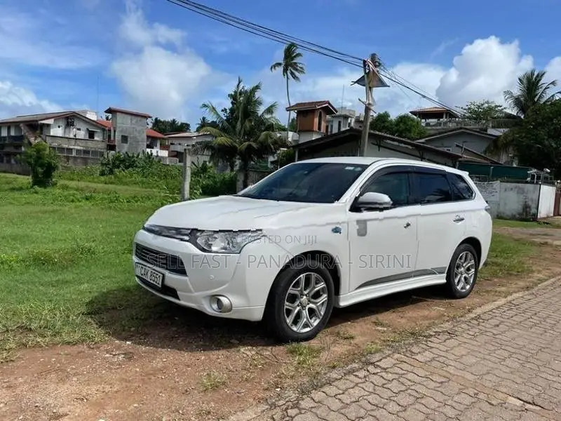 Mitsubishi Outlander 2013