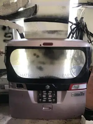 Suzuki spacia dicky door