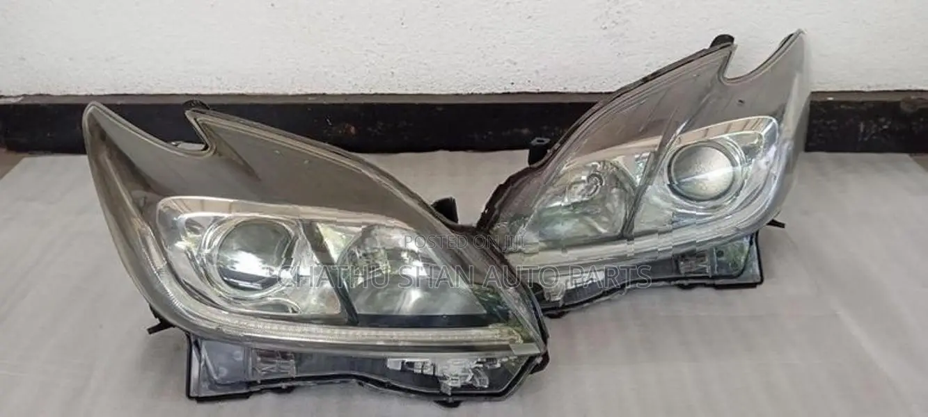 Toyota Prius 30 head light