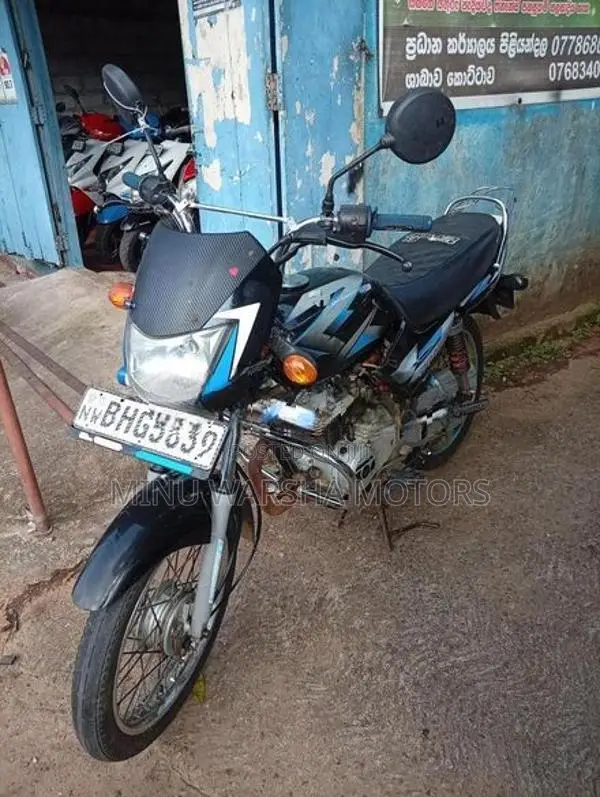 Bajaj CT100 2018