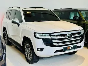Toyota Land Cruiser Sahara ZX V6 highest B/New 2025