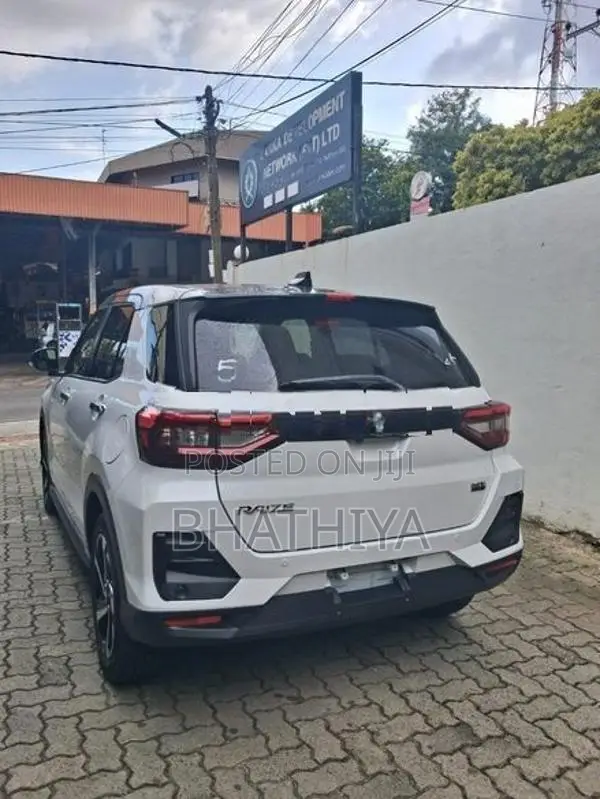 Toyota Raize Z apple play 4way 2026