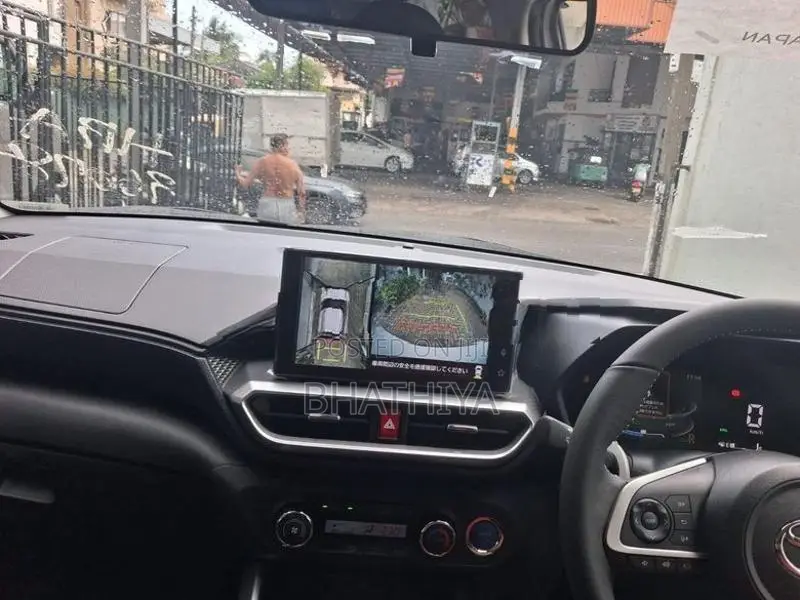 Toyota Raize Z apple play 4way 2026