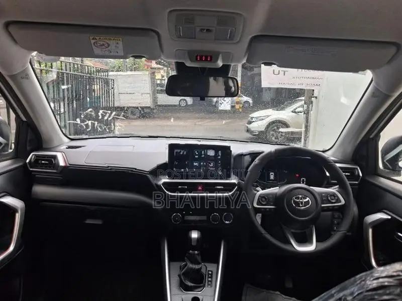 Toyota Raize Z apple play 4way 2026
