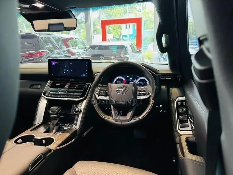 Toyota Land Cruiser Sahara ZX V6 highest B/New 2025