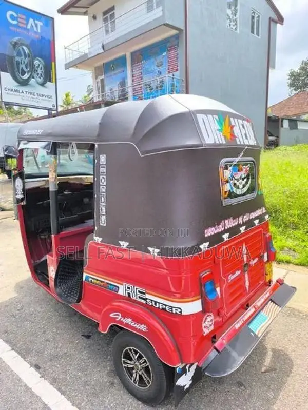 Bajaj RE 2014