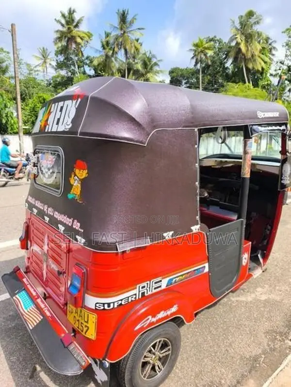 Bajaj RE 2014