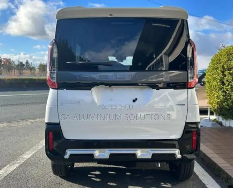 Mitsubishi Delica G Premium 2025