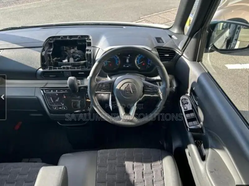 Mitsubishi Delica G Premium 2025