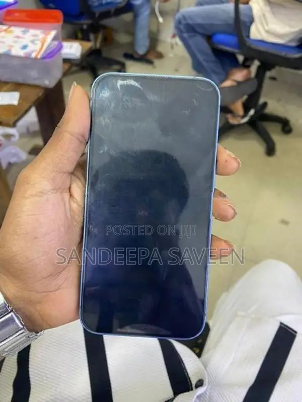 Apple iPhone 13 (Used)