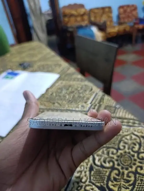 Apple iPhone 12 (Used)
