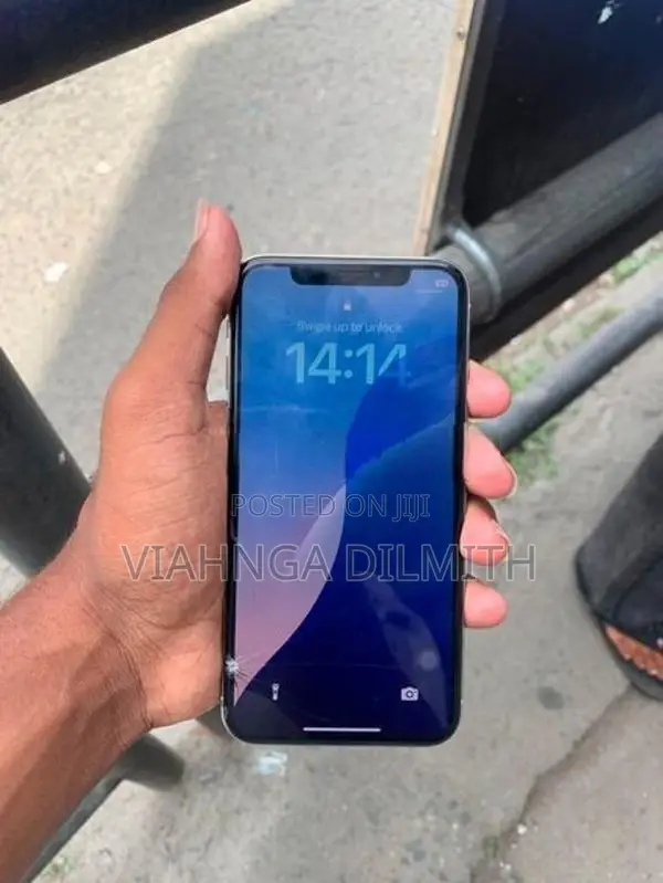 Apple iPhone XS (Used)