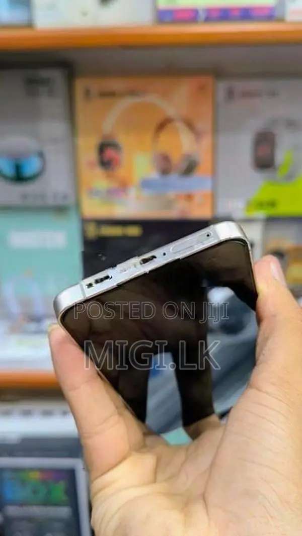 Samsung Galaxy S24 (Used)
