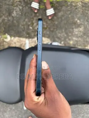 Apple iPhone 13 (Used)