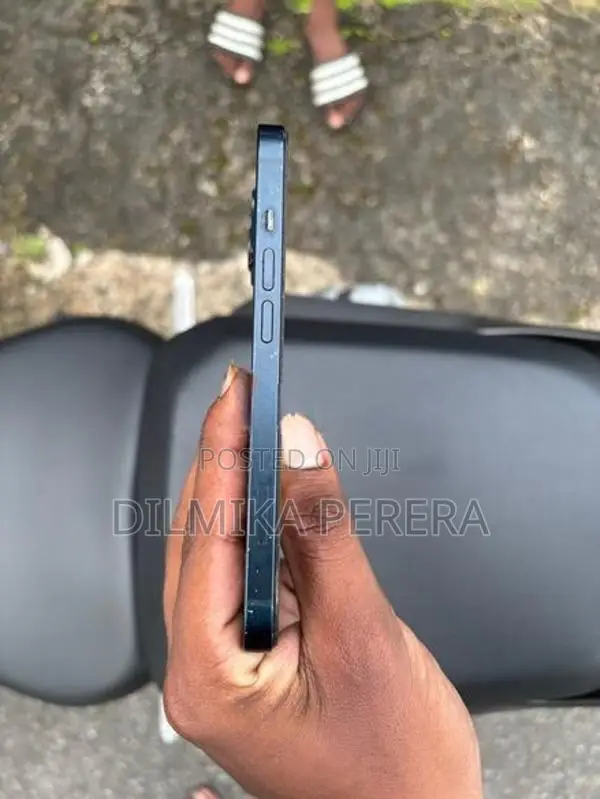 Apple iPhone 13 (Used)