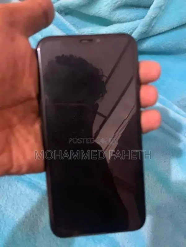 Apple iPhone XS (Used)