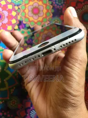 Apple iPhone SE 2 (Used)