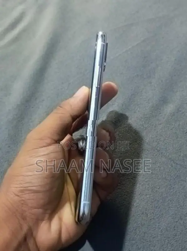 Apple iPhone XS (Used)