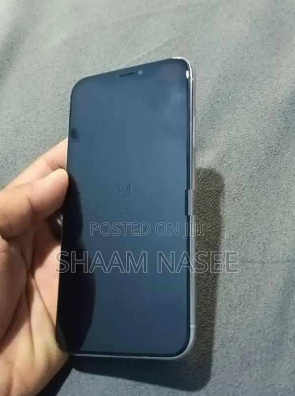 Apple iPhone XS (Used)