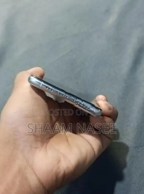 Apple iPhone XS (Used)