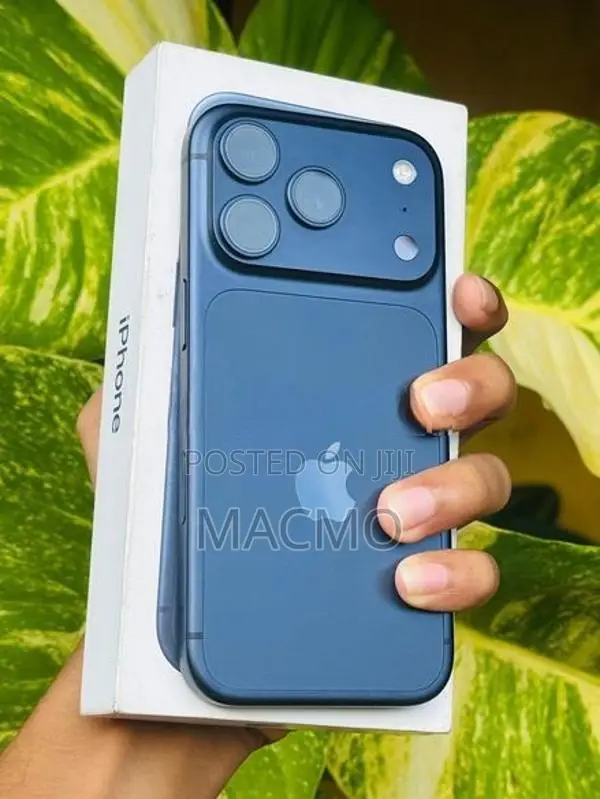 Apple iPhone 17 Pro +Warrenty (Used)