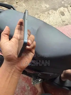 Apple iPhone 13 (Used)