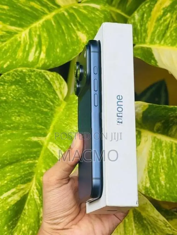 Apple iPhone 17 Pro +Warrenty (Used)