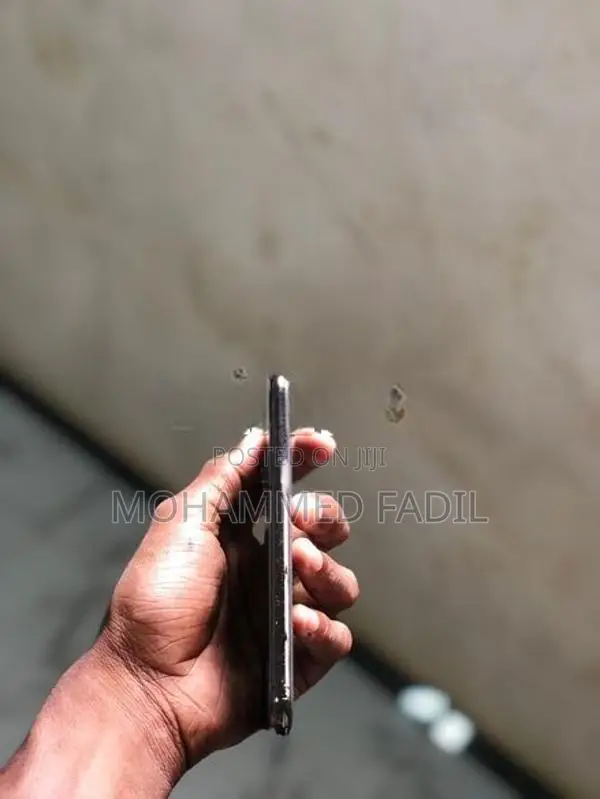Apple iPhone X (Used)