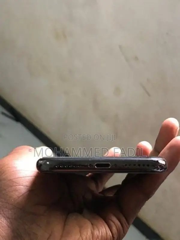 Apple iPhone X (Used)