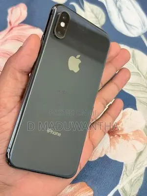 Apple iPhone XS (Used)