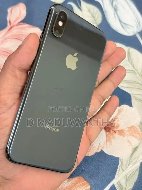 Apple iPhone XS (Used)