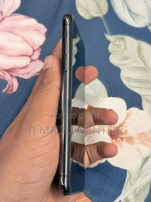 Apple iPhone XS (Used)