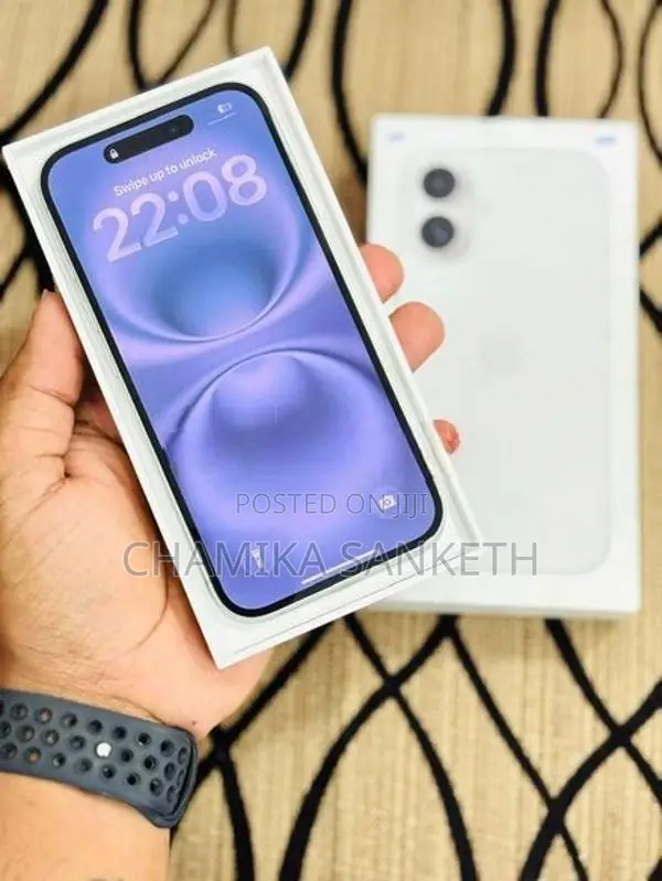 Apple iPhone 16 256GB (Used)
