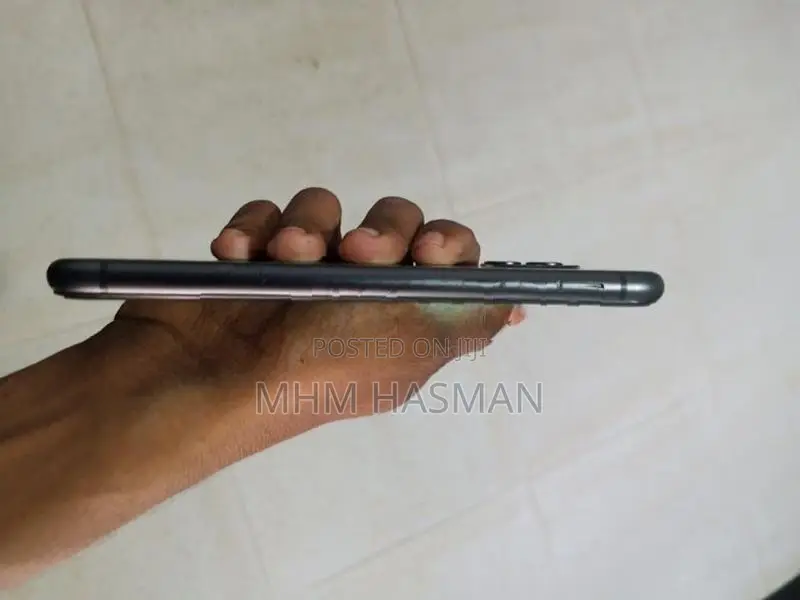 Apple iPhone 11 (Used)