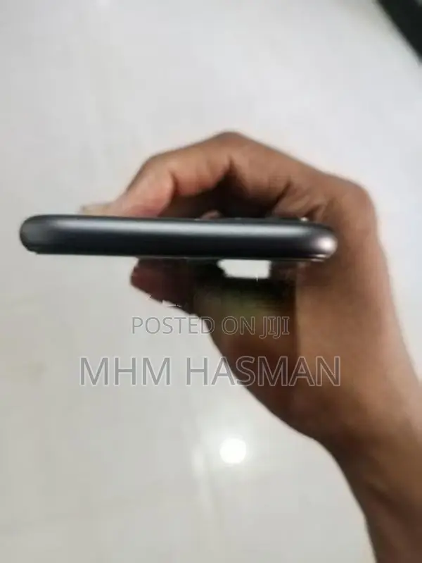 Apple iPhone 11 (Used)