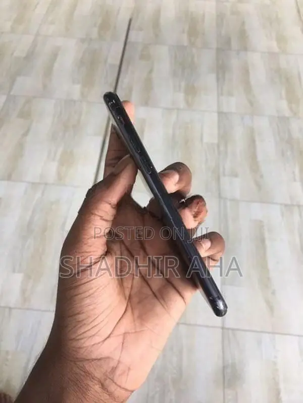 Apple iPhone 7 (Used)