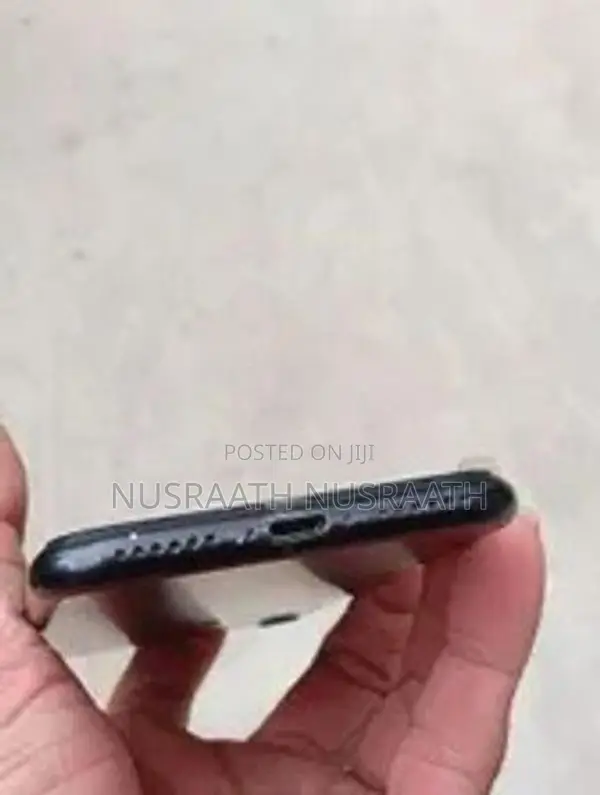 Apple iPhone 7 (Used)