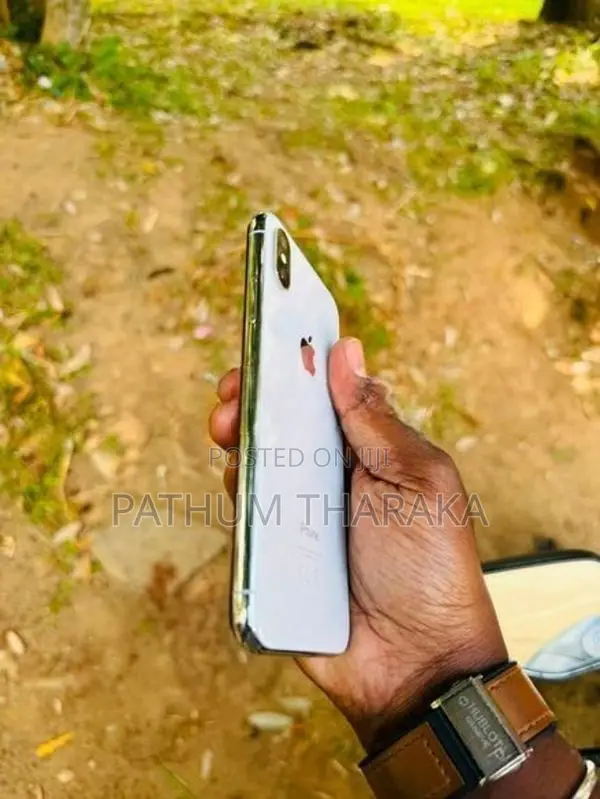 Apple iPhone X 64GB (Used)