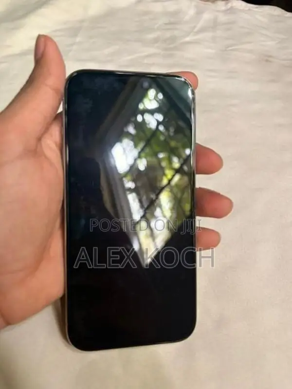 Apple iPhone 15 Pro (Used)