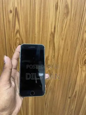 Apple iPhone SE 2 128GB (Used)
