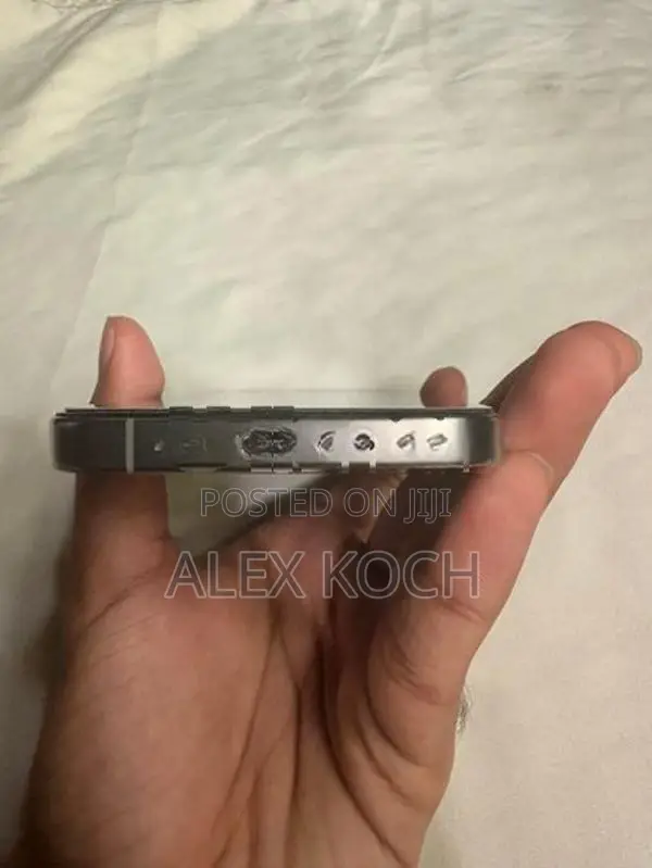 Apple iPhone 15 Pro (Used)