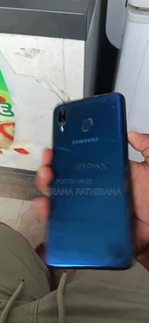 Samsung Galaxy A20e (Used)