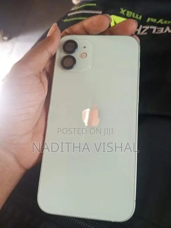 Apple iPhone 12 (Used)