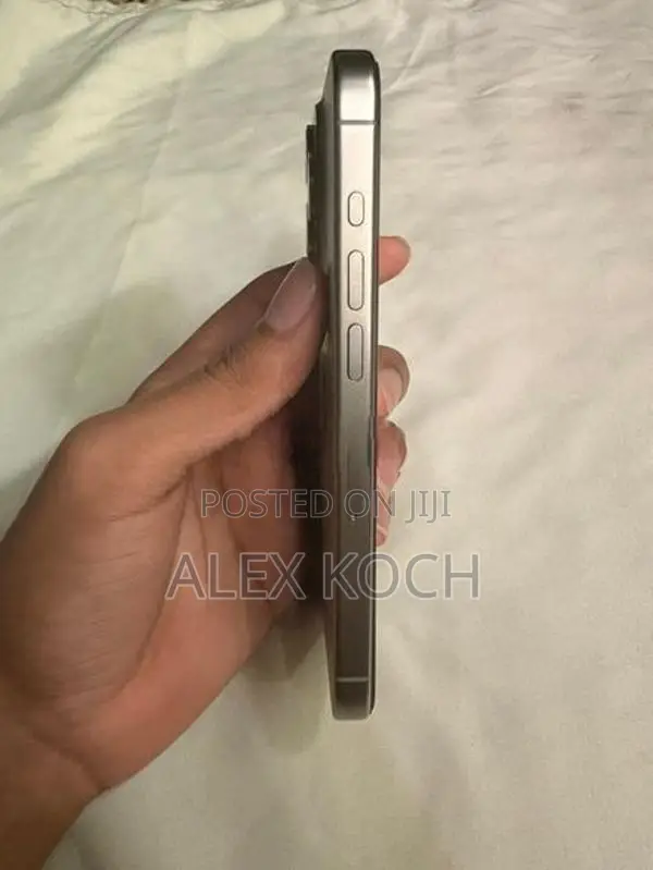 Apple iPhone 15 Pro (Used)