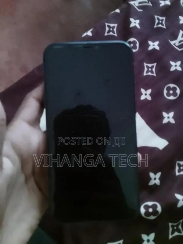 Apple iPhone 11 (Refurbished)